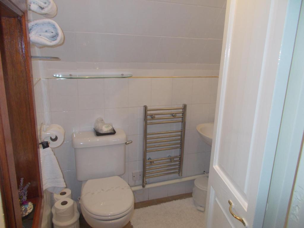 Pitreavie Guest House Dunfermline Room photo
